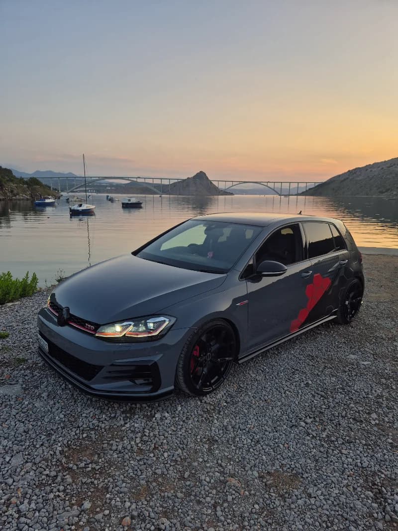 Volkswagen Golf GTI